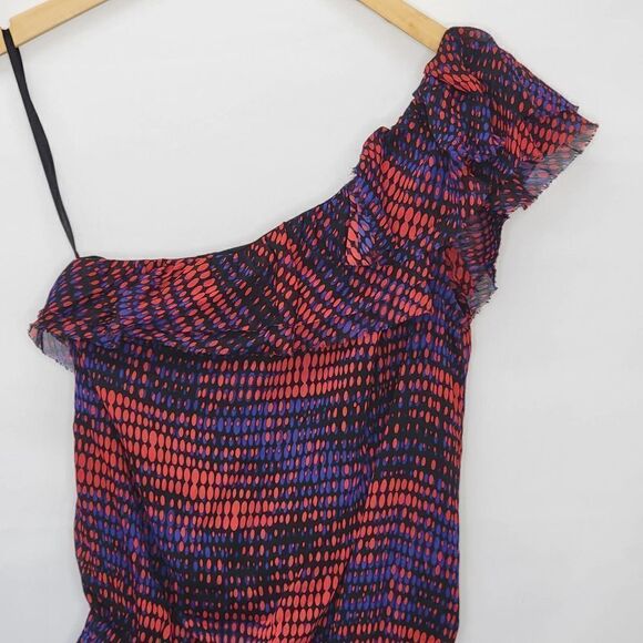 The limited one shoulder with ruffle on bottom - Picture 8 of 16